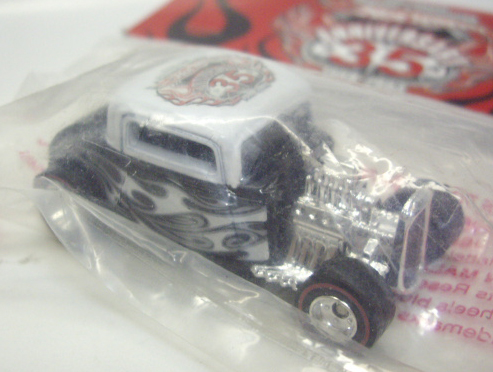 画像: 17TH COLLECTOR'S CONVENTION 【'32 FORD】　WHITE-BLACK/RR (BINGO CAR)(MATTEL MADE)