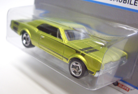 画像: 2013 COOL CLASSICS 【'67 OLDSMOBILE 442】 SPEC.FROST LIME/RS(CHASE:台紙のOTTOが赤色）