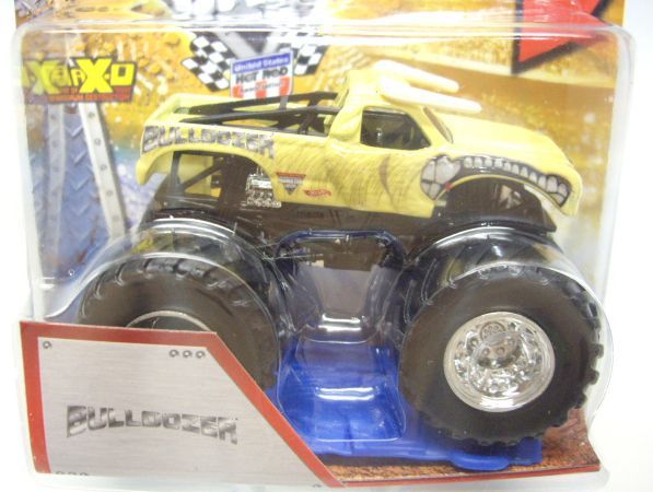 画像: 2013 MONSTER JAM included CRUCHABLE CAR! 【BULLDOZER】 LT.YELLOW