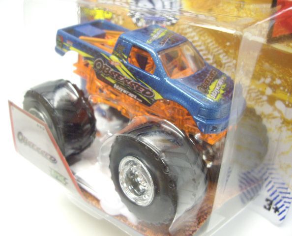 画像: 2013 MONSTER JAM included CRUCHABLE CAR! 【OBSESSED】 MET.BLUE (EDGE GLOW)