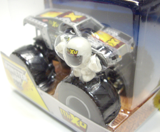 画像: 2014 MONSTER JAM included MONSTER JAM FIGURE! 【MAX-D】 SILVER