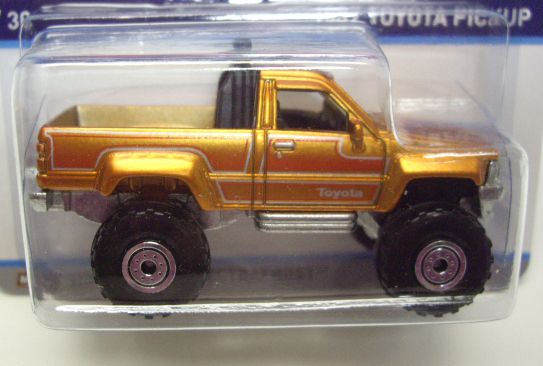 画像: 2014 COOL CLASSICS 【1987 TOYOTA PICKUP】 SPEC.FROST ORANGE/CT (台紙のOTTOがピンク）