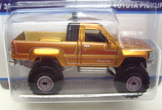 画像: 2014 COOL CLASSICS 【1987 TOYOTA PICKUP】 SPEC.FROST ORANGE/CT (台紙のOTTOがオレンジ）