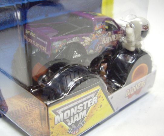 画像: 2014 MONSTER JAM included MONSTER JAM FIGURE! 【BAD NEWS TRAVELS FAST】 PURPLE 