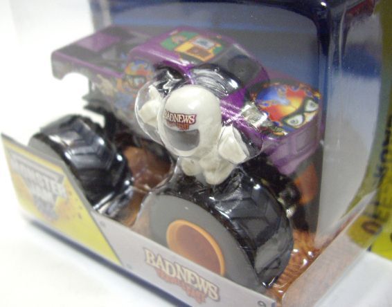 画像: 2014 MONSTER JAM included MONSTER JAM FIGURE! 【BAD NEWS TRAVELS FAST】 PURPLE 