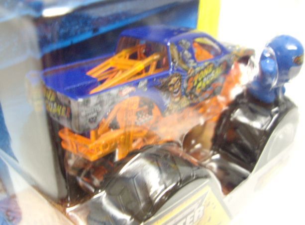 画像: 2014 MONSTER JAM included MONSTER JAM FIGURE! 【STONE CRUSHER】 BLUE (EDGE GLOW/ROLL CAGE)