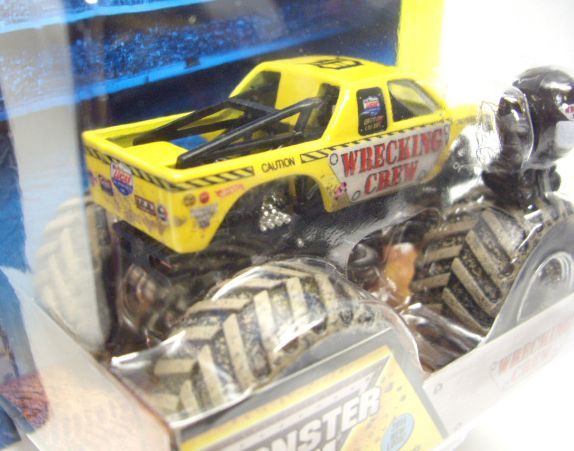 画像: 2014 MONSTER JAM included MONSTER JAM FIGURE! 【WRECKING CREW】 YELLOW (2014 NEW LOOK!/MUD TREADS)