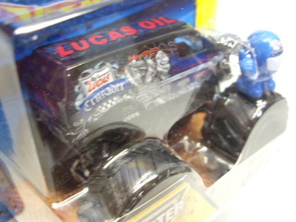 画像: 2014 MONSTER JAM included MONSTER JAM FIGURE! 【LUCAS CRUSADER】 BLACK