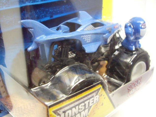 画像: 2014 MONSTER JAM included MONSTER JAM FIGURE! 【SHARK WREAK】 LT.BLUE