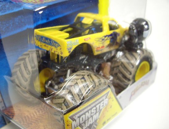 画像: 2014 MONSTER JAM included MONSTER JAM FIGURE! 【FULLBOAR】 YELLOW (MUD TREADS)