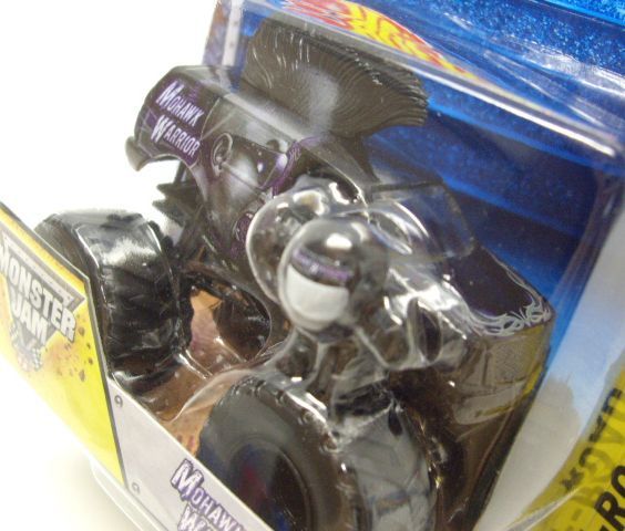 画像: 2014 MONSTER JAM included MONSTER JAM FIGURE! 【MOHAWK WARRIOR】 BLACK