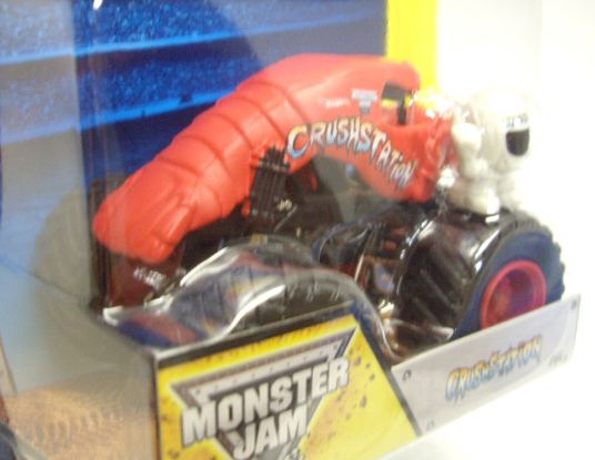 画像: 2014 MONSTER JAM included MONSTER JAM FIGURE! 【CRUSH STATION】 RED