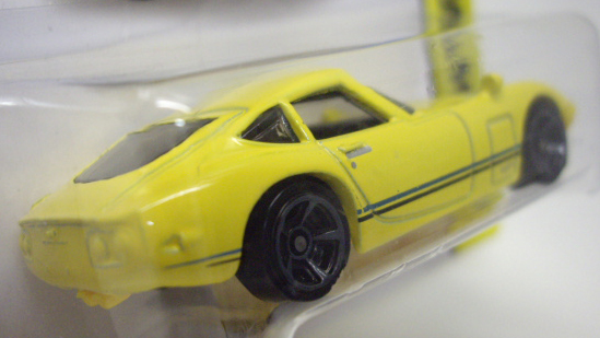 画像: 【TOYOTA 2000 GT】　YELLOW/MC5 (台紙右の帯が黄色）