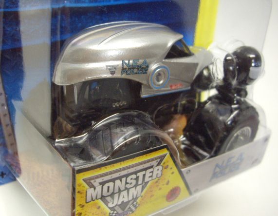 画像: 2014 MONSTER JAM included MONSTER JAM FIGURE! 【N.E.A. POLICE】 SILVER (2014 NEW TRUCK!)