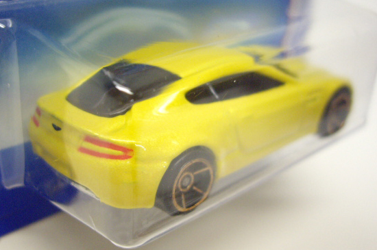 画像: 【ASTON MARTIN V8 VANTAGE】　YELLOW/FTE (FASTER THAN EVER)