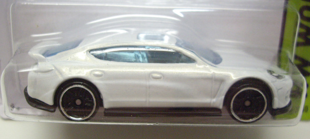 画像: 【PORSCHE PANAMERA】　WHITE/PR5 