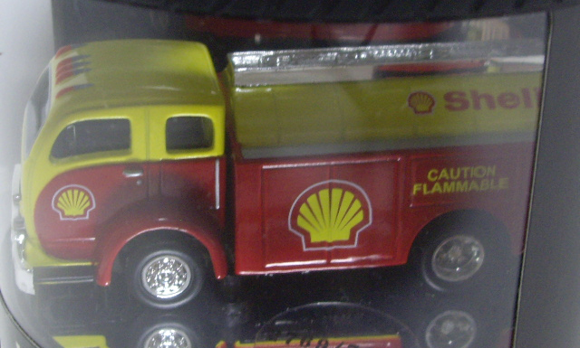 画像: 2004 SHOW CASE 【WHITE TANK TRUCK】　YELLOW-RED/RR (SHELL) (1/7,000)