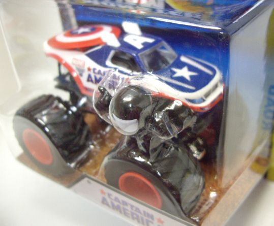 画像: 2014 MONSTER JAM included MONSTER JAM FIGURE! 【CAPTAIN AMERICA】 WHITE