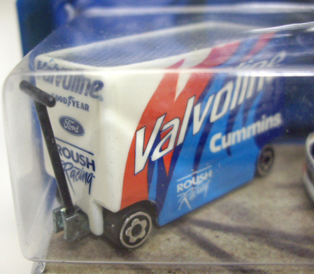 画像: 2000 HOT WHEELS RACING PIT CREW 【#6 TEAM VALVOLINE/FORD TAURUS and TOOL BOX】　WHITE-BLUE/RR