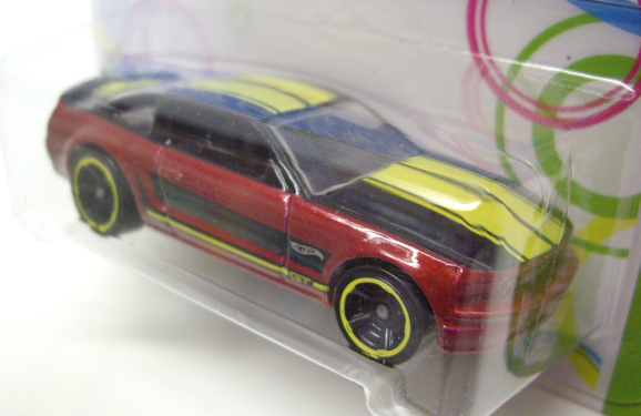 画像: 2012 WALMART EXCLUSIVE "CARS OF THE DECADES" 【2005 FORD MUSTANG GT】 RED-BLACK/MC5