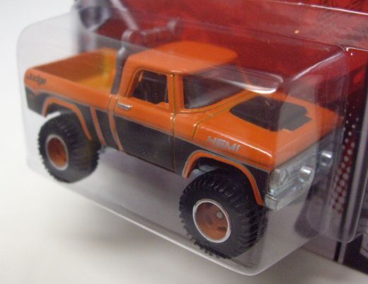 画像: 2011 GARAGE 30CAR SET (バラシ） 【'70 DODGE POWER WAGON】 ORANGE/RR(WALMART EXCLUSIVE ) 