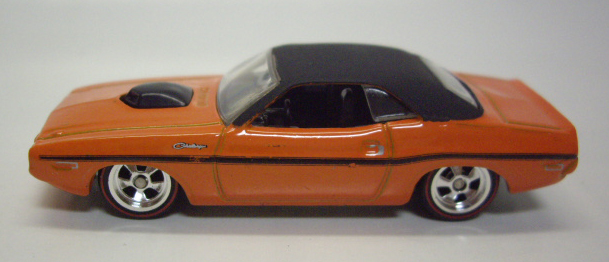 画像: LOOSE - 2011 GARAGE 30CAR SET (バラシ） 【'70 DODGE HEMI CHALLENGER】　ORANGE/RR