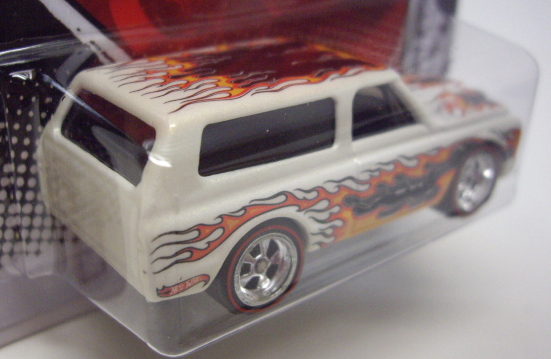 画像: 2011 GARAGE 30CAR SET (バラシ） 【'70 CHEVY BLAZER】　WHITE/RR(WALMART EXCLUSIVE ) 