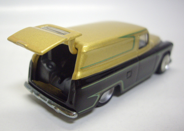 画像: LOOSE - 2011 GARAGE 30CAR SET (バラシ） 【'55 CHEVY PANEL】　GOLD-BLACK/RR