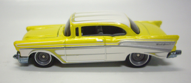 画像: LOOSE - 2011 GARAGE 20CAR SET (バラシ） 【'57 CHEVY BEL AIR】　YELLOW/RR