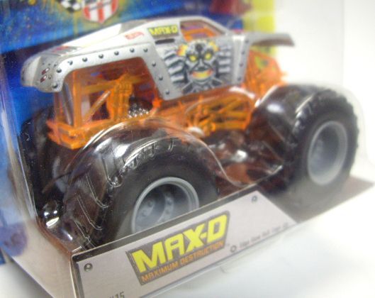 画像: 2015 MONSTER JAM includes SNAP-ON BATTLE SLAMMER! 【MAX-D】 SILVER (EDGE GLOW ROLL CAGE)