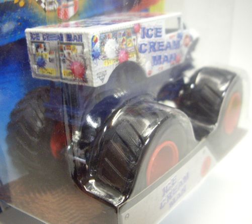 画像: 2015 MONSTER JAM includes SNAP-ON BATTLE SLAMMER! 【ICE CREAM MAN】 WHITE (2015 NEW TRUCK!)