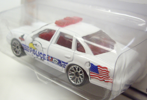 画像: 2002 HEROES 【FORD CROWN VICTORIA】　WHITE