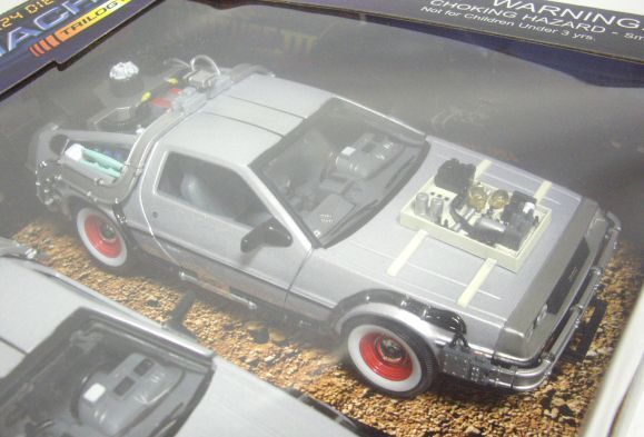 画像: 1/24 WELLY "BACK TO THE FUTURE" 【DELOREAN TIME MACHINE TRILOGY 3CAR PACK】　GRAY/RR