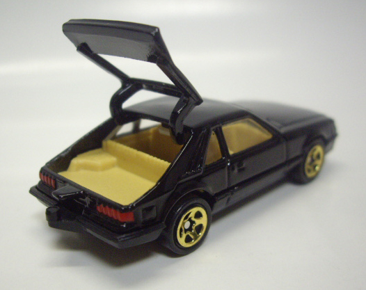 画像: LOOSE - 1997 FAO SCHWARZ EXCLUSIVE GOLD SERIES COLLECTION III 【FORD MUSTANG COBRA】　BLACK/5SP (CORGI CAST)