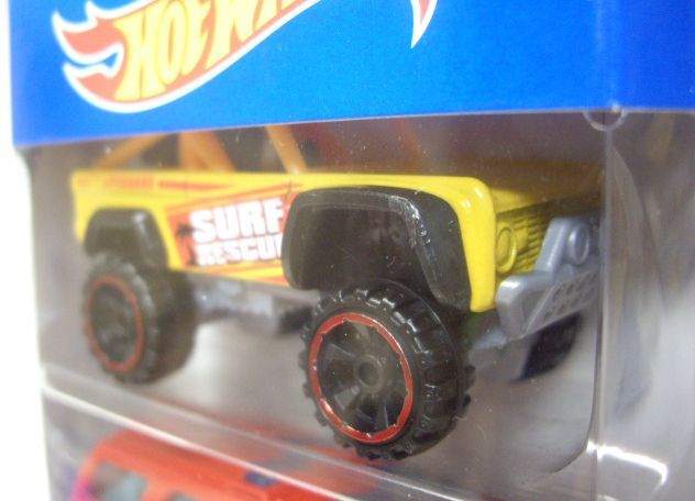 画像: 2015 HOT WHEELS 3PACK 【RESCUE RACERS】 Custom Ford Bronco / '07 Chevy Tahoe / HW Rapid Responde