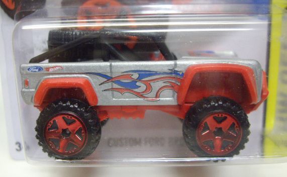 画像: 【CUSTOM FORD BRONCO】　LT.GRAY-RED/U5