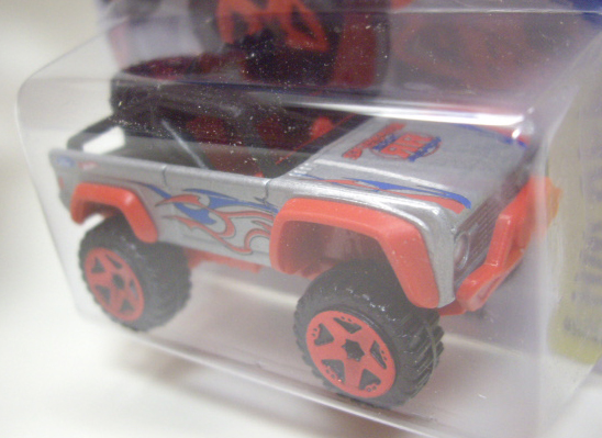 画像: 【CUSTOM FORD BRONCO】　LT.GRAY-RED/U5