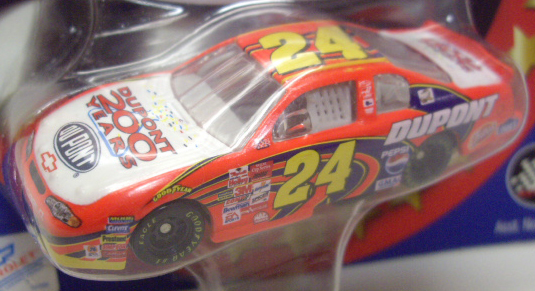 画像: 2002 ACTION - NASCAR WINNER'S CIRCLE 【"#24 DU PONT 200 YEARS" CHEVY MONTE CARLO】　ORANGE (with 1/24 AUTOGRAPHED HOOD)