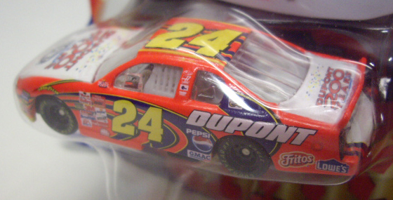 画像: 2002 ACTION - NASCAR WINNER'S CIRCLE 【"#24 DU PONT 200 YEARS" CHEVY MONTE CARLO】　ORANGE (with 1/24 AUTOGRAPHED HOOD)