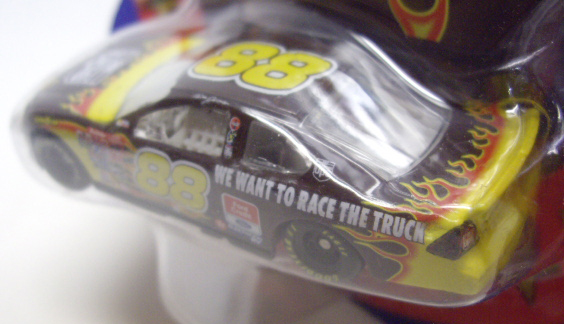 画像: 2002 ACTION - NASCAR WINNER'S CIRCLE 【"#88 UPS" FORD TAURUS】 BROWN-YELLOW (with 1/24 RACE HOOD)