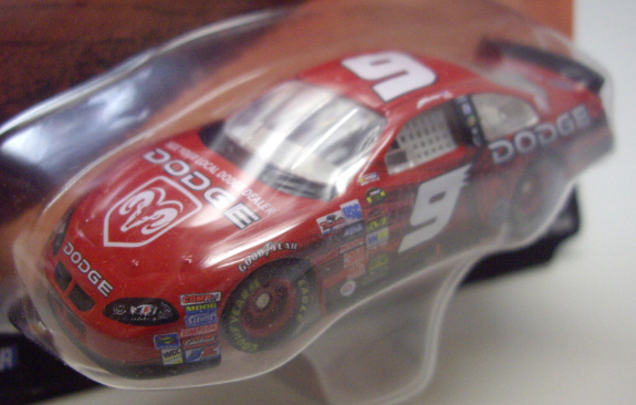 画像: 2004 ACTION - NASCAR WINNER'S CIRCLE 【"#9 DODGE" DODGE CHARGER】 RED (WITH STICKER)