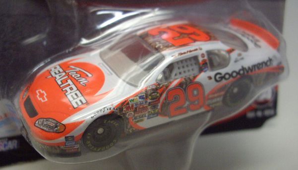 画像: 2004 ACTION - NASCAR WINNER'S CIRCLE 【"#29 TEAM REALTREE/GM GOODWRENCH" CHEVY MONTE CARLO】 WHITE-ORANGE (with 1/24 RACE HOOD)