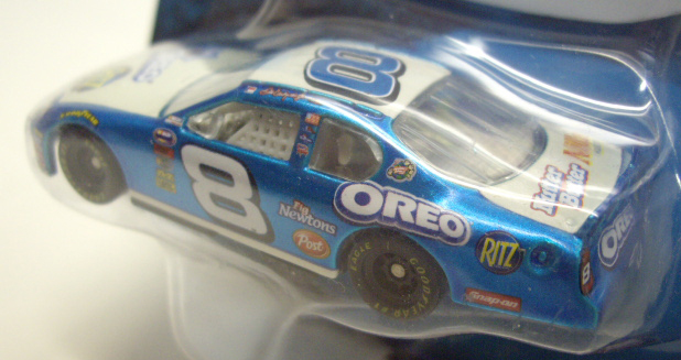 画像: 2004 ACTION - NASCAR WINNER'S CIRCLE 【"#8 OREO/RITZ" CHEVY MONTE CARLO】 BLUE-WHITE (with 1/24 RACE HOOD)