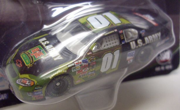 画像: 2004 ACTION - NASCAR WINNER'S CIRCLE 【"#01 U.S.ARMY/GI JOE" CHEVY MONTE CARLO】 BLACK (with 1/24 RACE HOOD)