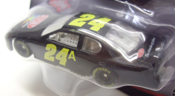画像: 2005 ACTION - NASCAR WINNER'S CIRCLE 【"#24 DU PONT TEST CAR" CHEVY MONTE CARLO】 BLACK (with 1/24 RACE HOOD MAGNET)