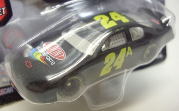 画像: 2005 ACTION - NASCAR WINNER'S CIRCLE 【"#24 DU PONT TEST CAR" CHEVY MONTE CARLO】 BLACK (with 1/24 RACE HOOD MAGNET)