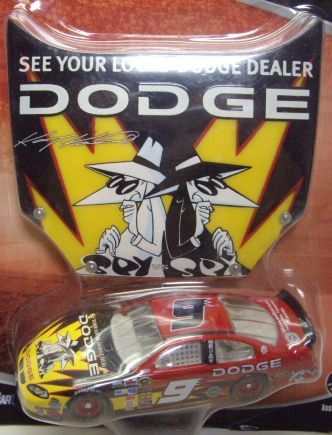 画像: 2004 ACTION - NASCAR WINNER'S CIRCLE 【"#9 DODGE/SPY VS SPY" DODGE CHARGER】 RED-BLACK-YELLOW (with 1/24 RACE HOOD)