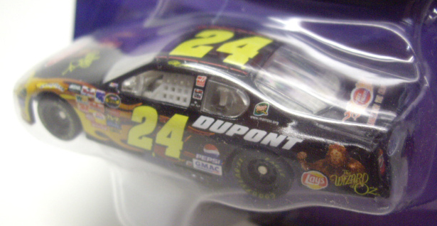 画像: 2004 ACTION - NASCAR WINNER'S CIRCLE 【"#24 DU PONT/THE WIZARD OF OZ" CHEVY MONTE CARLO】 BLACK (with 1/24 RACE HOOD)