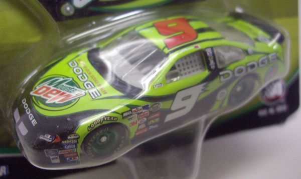 画像: 2004 ACTION - NASCAR WINNER'S CIRCLE 【"#9 DODGE/MOUNTAIN DEW" DODGE CHARGER】 LT.GREEN (with 1/24 RACE HOOD)