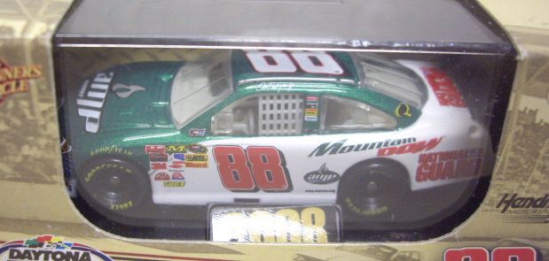 画像: 2008 ACTION WINNWER'S CIRCLE - NASCAR 【"#88 AMP/MOUNTAIN DEW" CHEVY IMPALA SS】　GREEN-WHITE (台座付）